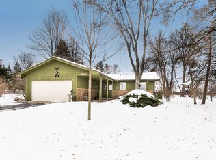 42W813 Wheeler Rd, Sugar Grove, IL 60554