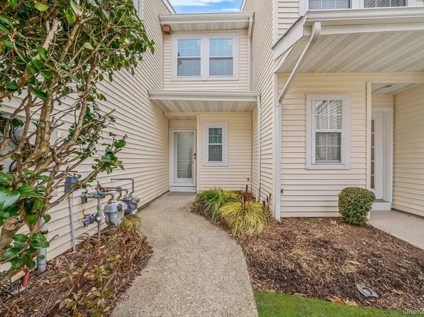 103 Northwood Court, Bayport, NY 11705