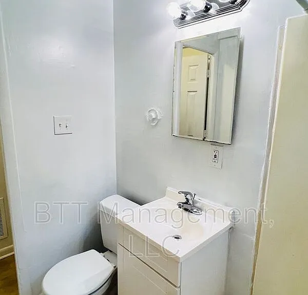 8717 Plymouth St #4 — Photo 23