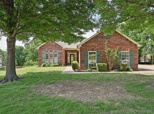128 New Haven St, Catoosa, OK 74015