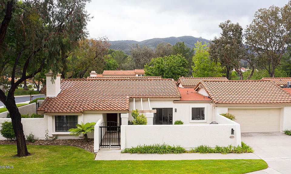 1st image of 221 Pebble Beach Dr
