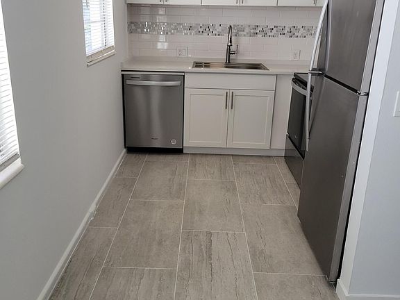 5th image of 613 Fanshaw #613