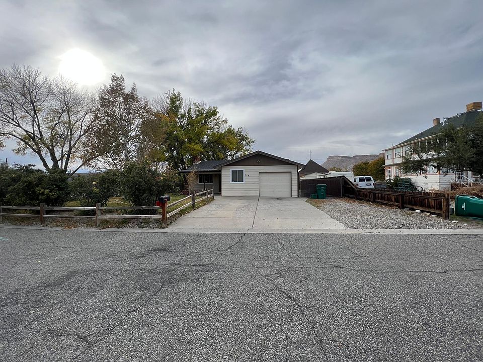 1st image of 114 Crawford Ln