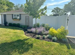 5545 Webster St, Downers Grove, IL 60516