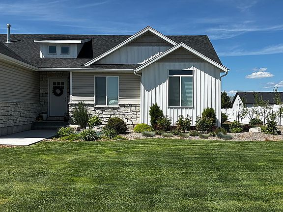 2nd image of 36 W Legacy Dr