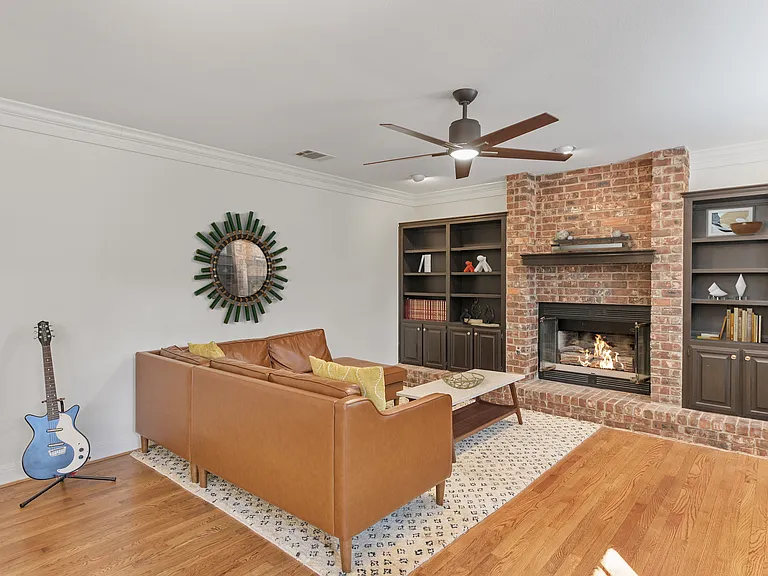 5803 Cedar Cliff Dr — Photo 3