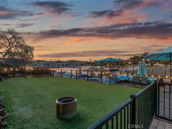 22420 Canyon Club Dr, Canyon Lake, CA 92587