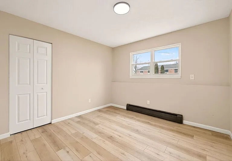 Holcomb Village Apartments — Photo 14