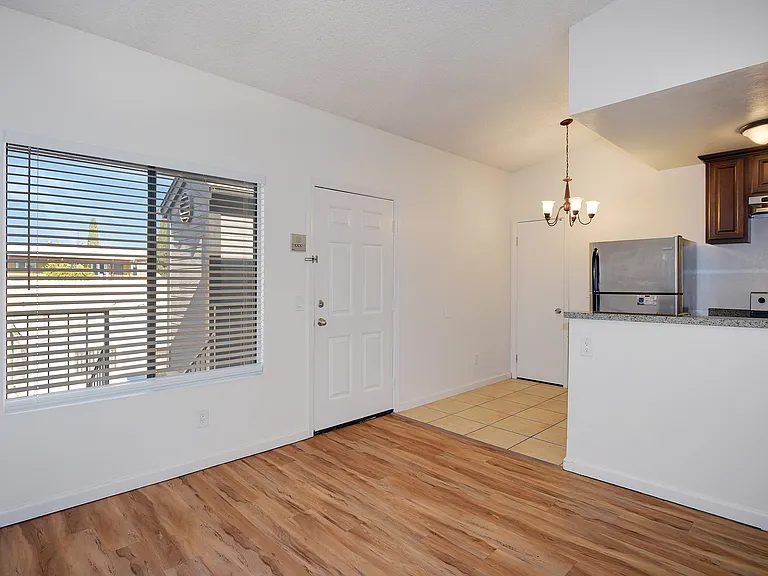 4328-4332 McClintock St #5 — Photo 5