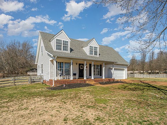 3rd image of 2777 Iroquois Dr