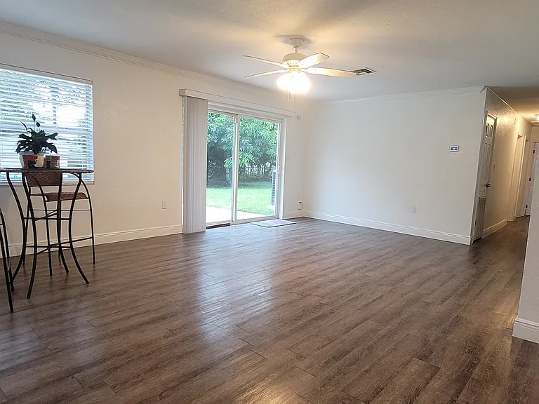2805 Gulfstream Ct — Photo 2