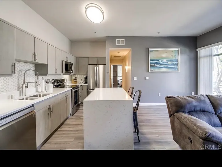 889 Date St — Photo 14