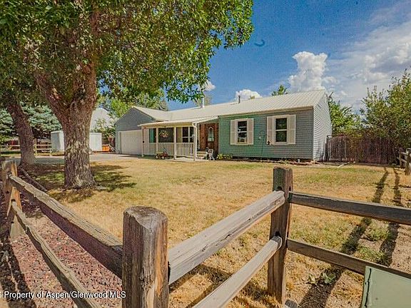 2nd image of 1266 Crest Dr