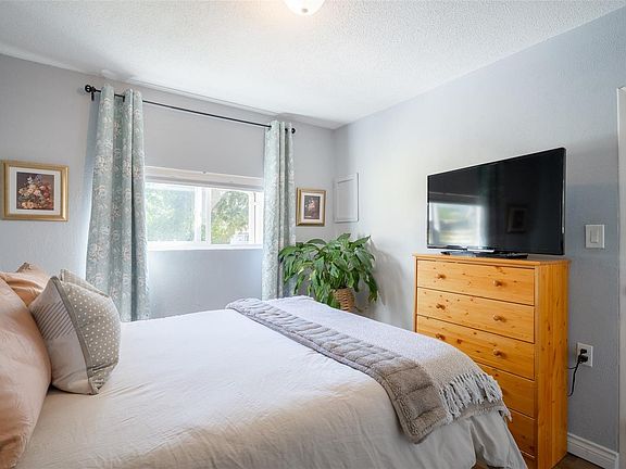 5th image of 4565 Lathom Rd