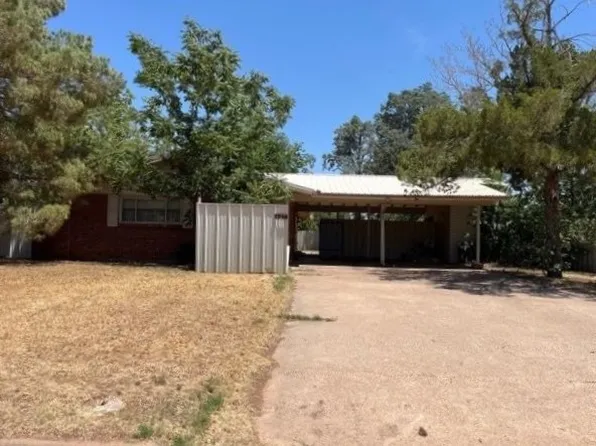 407 Eddy St, Quanah, TX 79252