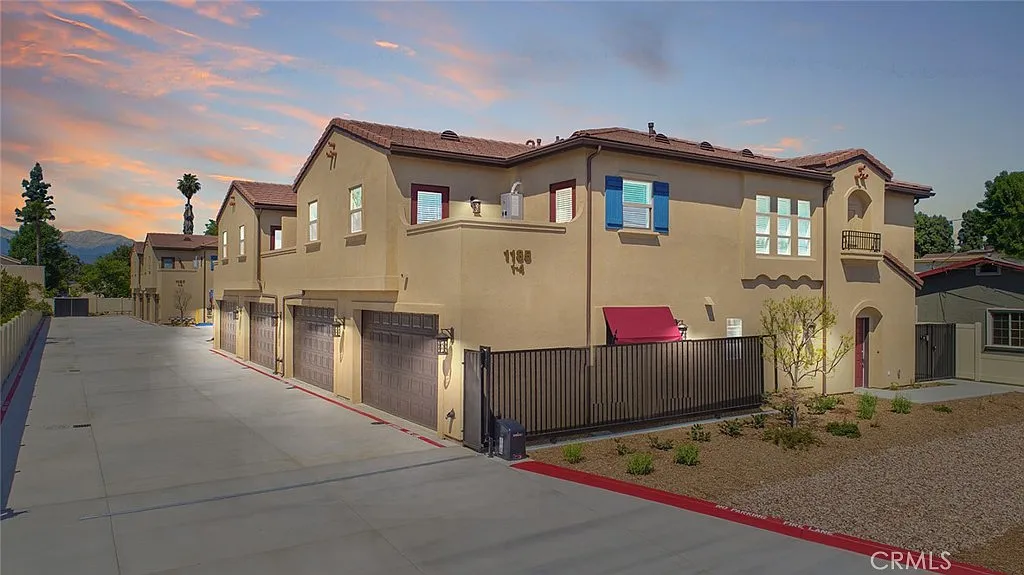 3 bed, 2.5 bath, 1600 sqft, $2,800 — Photo 1