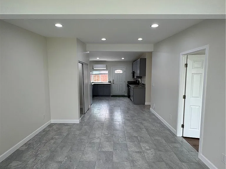 8418 Stewart And Gray — Photo 1