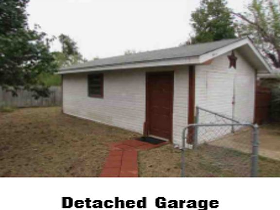 Detached Garage