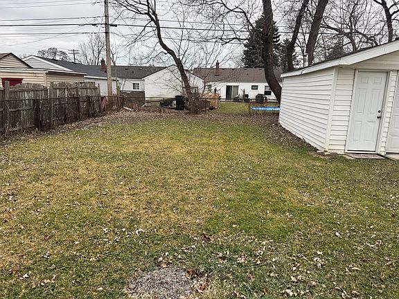 4th image of 26378 Academy St