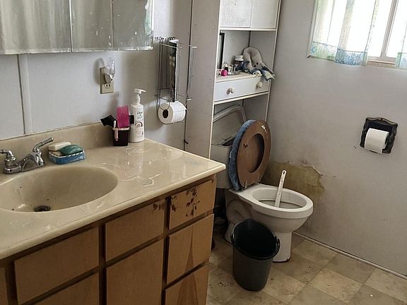 5th image of 14401 Allen Ave