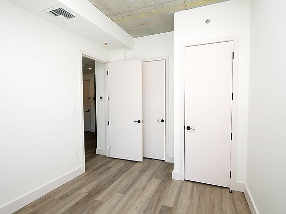 2nd image of 20 Prescott Pl APT 7F
