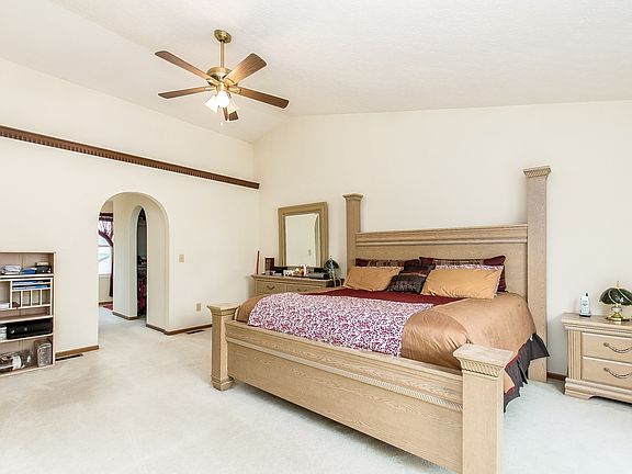 4th image of 2429 Vining Dr