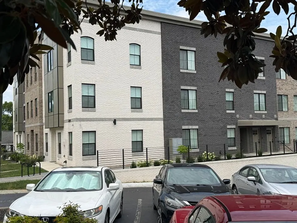 2209 Highland Ave
