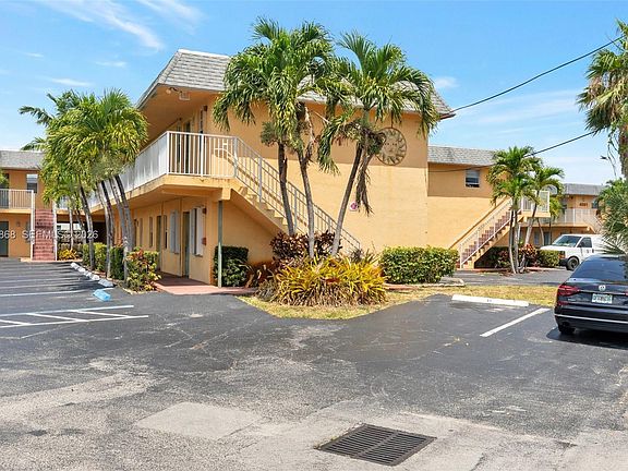 3rd image of 4061 N Dixie Hwy APT 29