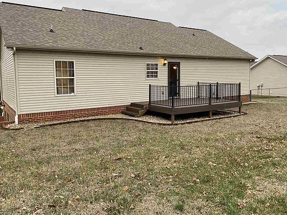 2nd image of 721 Ravenwood Dr