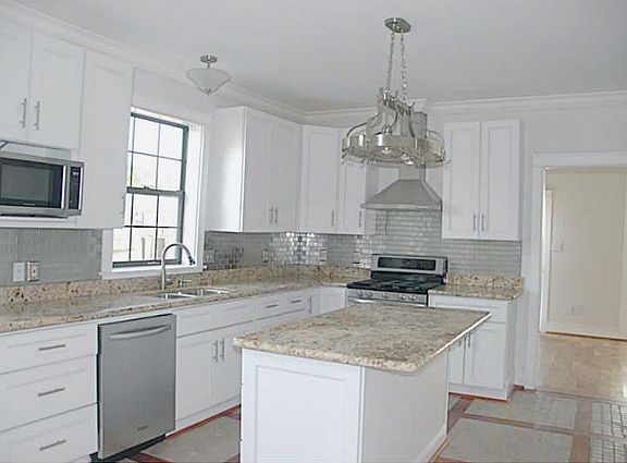 4th image of 6905 Vicksburg St