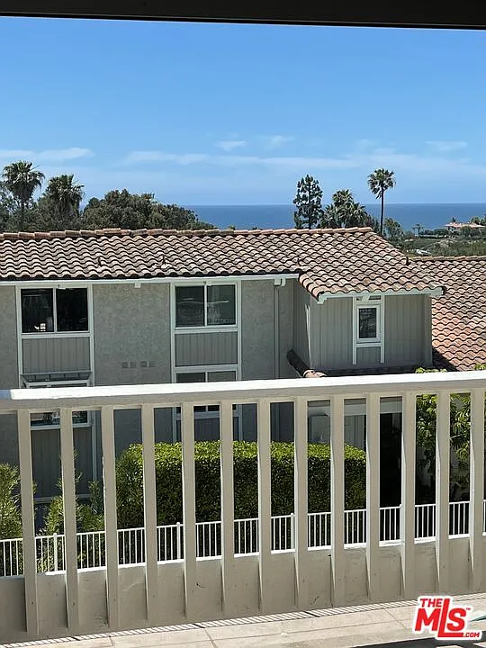 4 bed, 3.0 bath, 1639 sqft, $6,000 — Photo 2