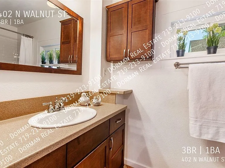 402 N Walnut St — Photo 10