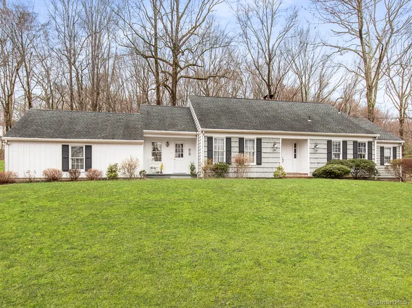 29 Grove Hill Road, Woodbridge, CT 06525