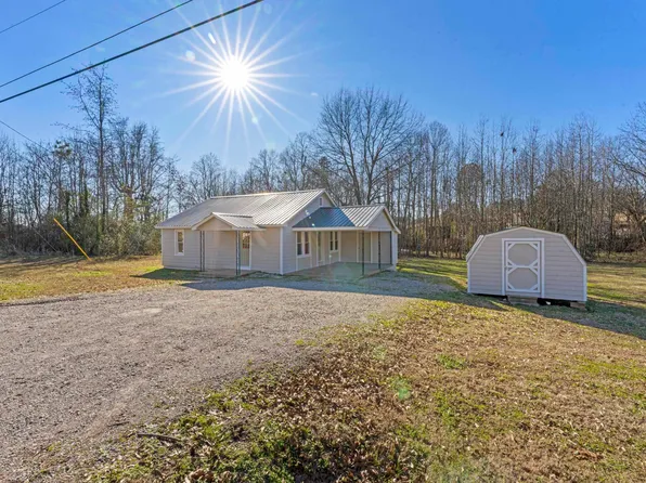 580 W Pine St, Selmer, TN 38375