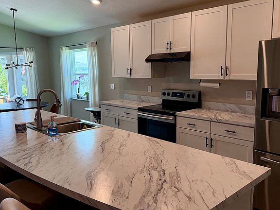 3rd image of 6896 Gideon Cir