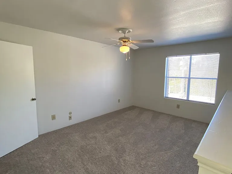 Emerald Cove Apartments — Photo 168