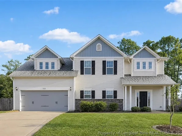 143 Ledgebrook Ln, Raeford, NC 28376