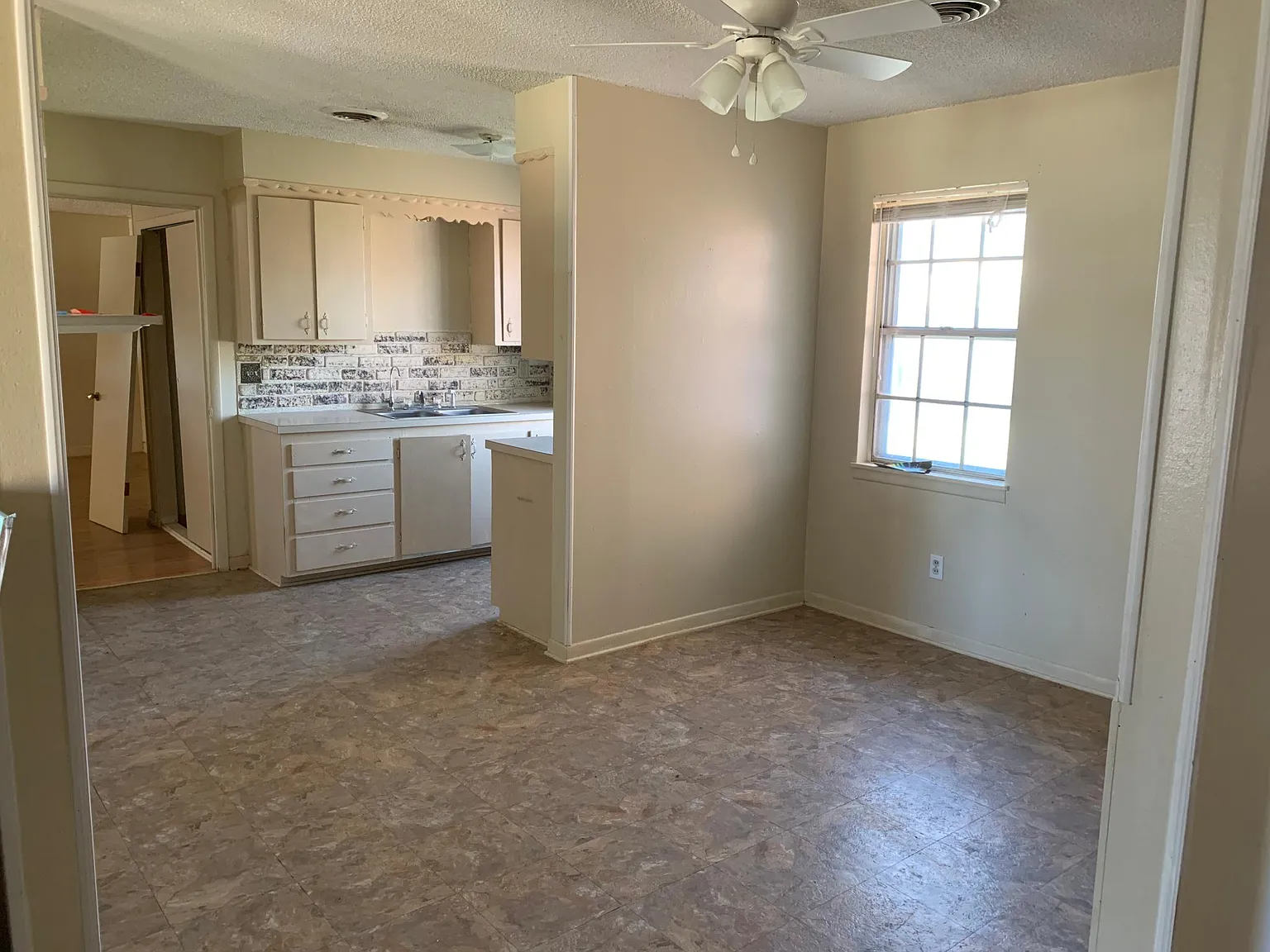 3 bed, 1.5 bath, 1566 sqft, $1,485 — Photo 3