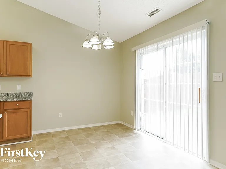 6220 Saybrooke Dr — Photo 4