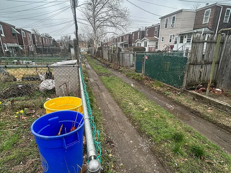 30 Amboy Ave — Photo 28