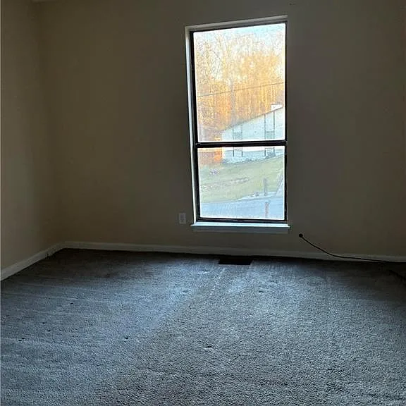 3253 Deshong Dr — Photo 8
