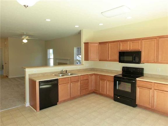 4th image of 904 Baden Manor Dr