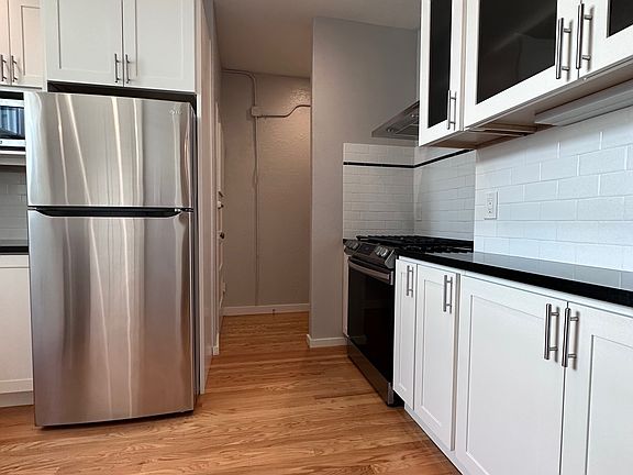 2nd image of 651 Scott St #10