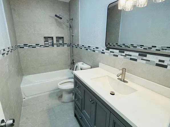 18515 NW 42nd Pl, Miami Gardens, FL 33055