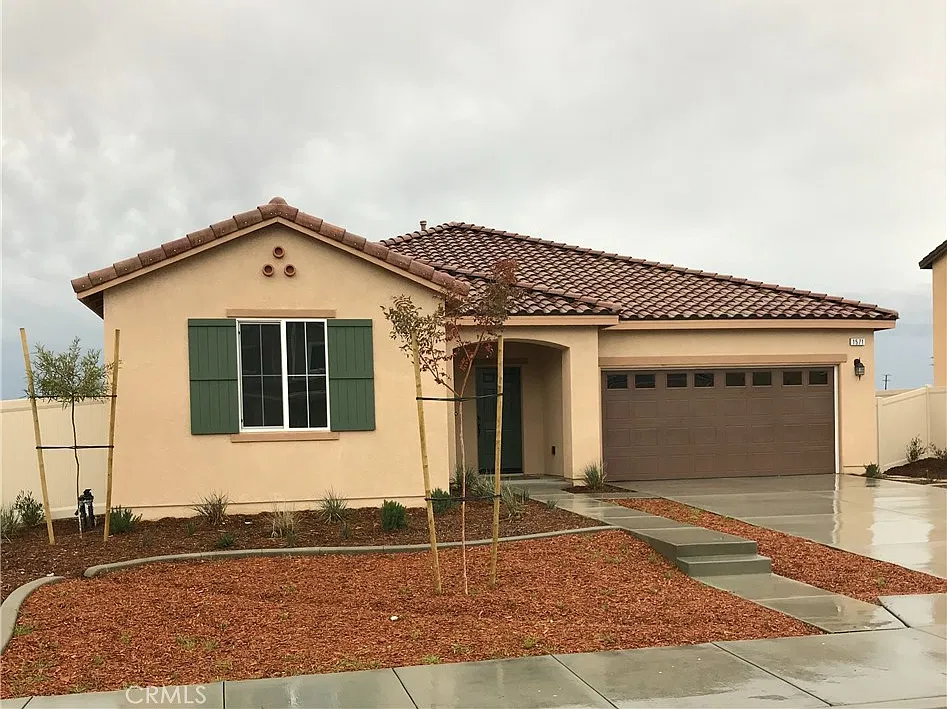 4 bed, 2103 sqft, $3,000 — Photo 1