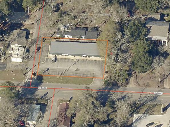 104 N Pecan St