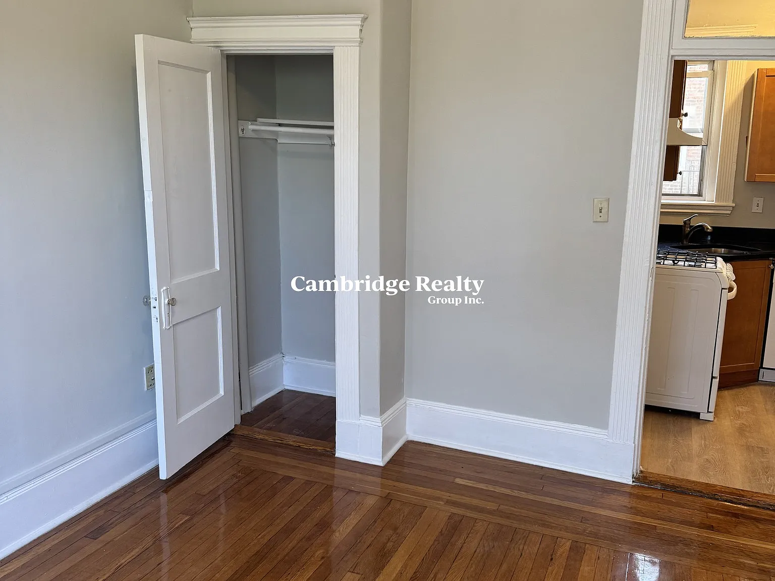 2 bed, 1.0 bath, $3,600 — Photo 2