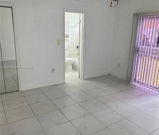 1154 W 35th St #102 — Photo 14