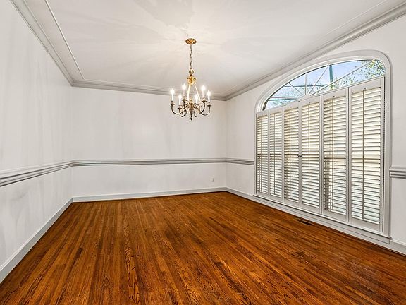 4th image of 5300 Country Club Blvd