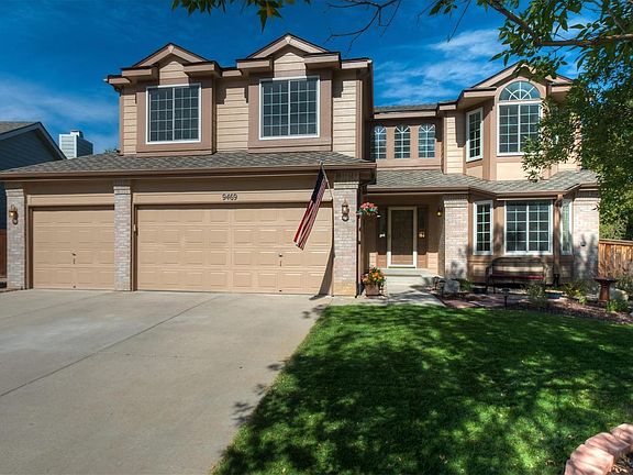 Beautiful Colonial Style South Facing Home with a 3-Car Garage, Bay Windows, Pro